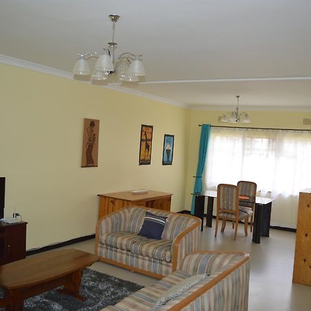 Kasuda House - Rent The Entire House Hotel ลุซากา ภายนอก รูปภาพ