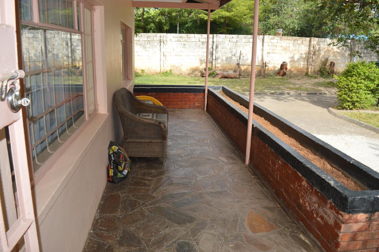 Kasuda House - Rent The Entire House Hotel ลุซากา ภายนอก รูปภาพ